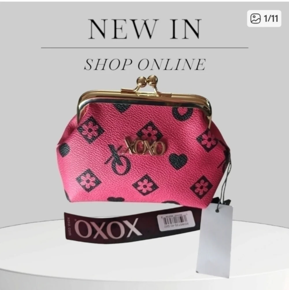 XOXO Y2K Logo Kiss Lock Coin Purse Pink Black Fuchsia